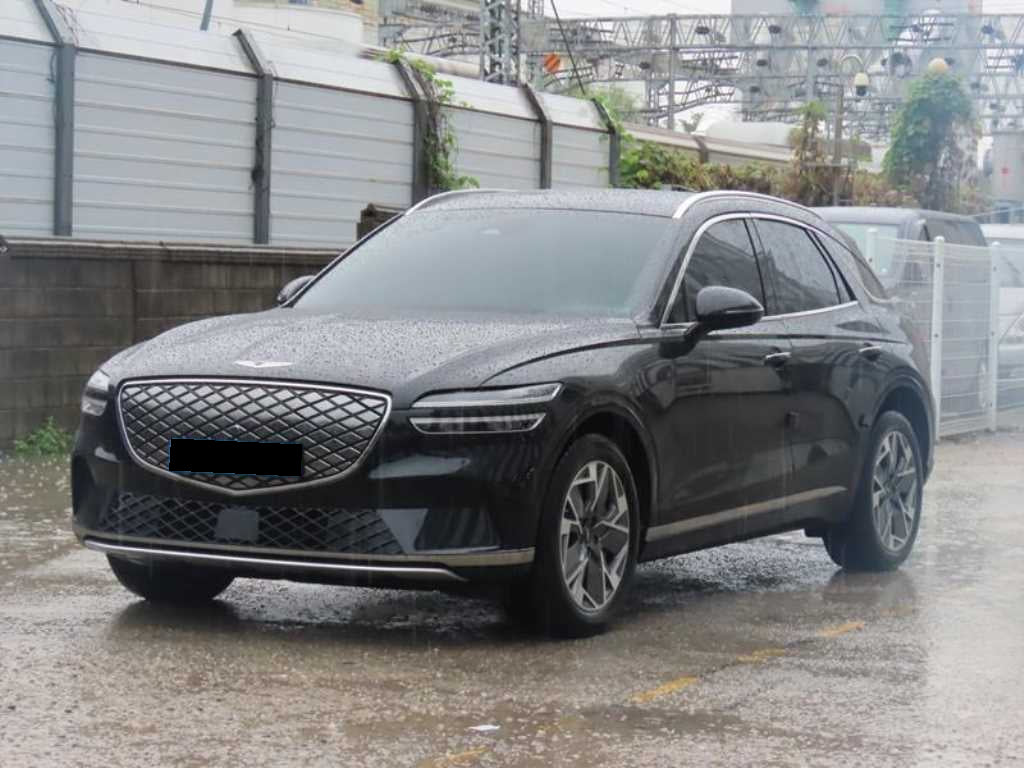 Genesis GV70 — photo 02