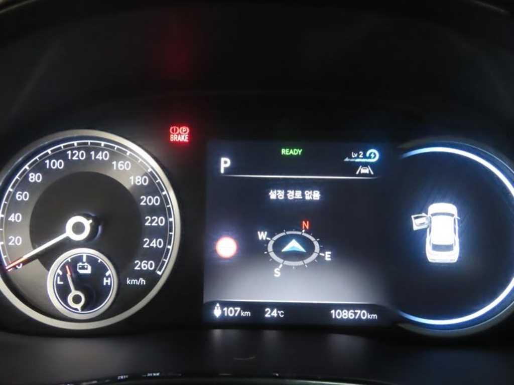 Genesis GV70 — photo 12