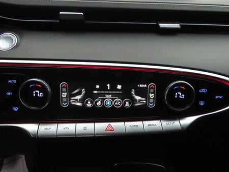 Genesis GV70 — photo 15