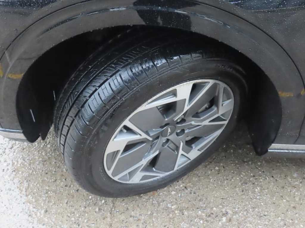 Genesis GV70 — photo 19