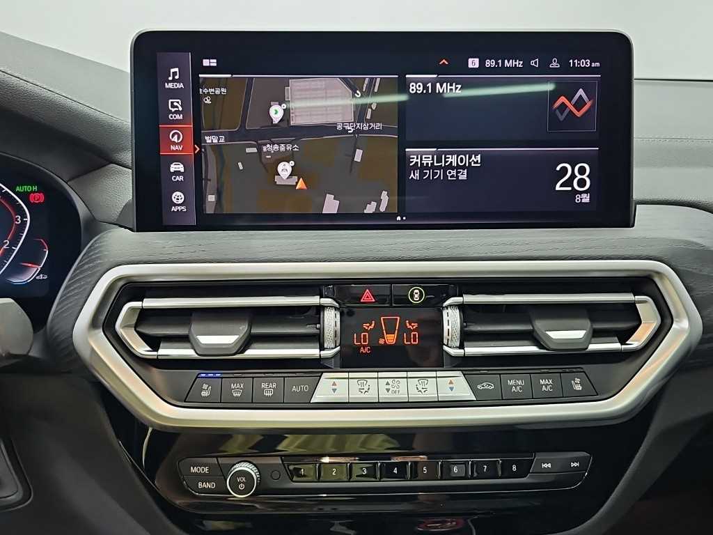 BMW X3 — photo 10
