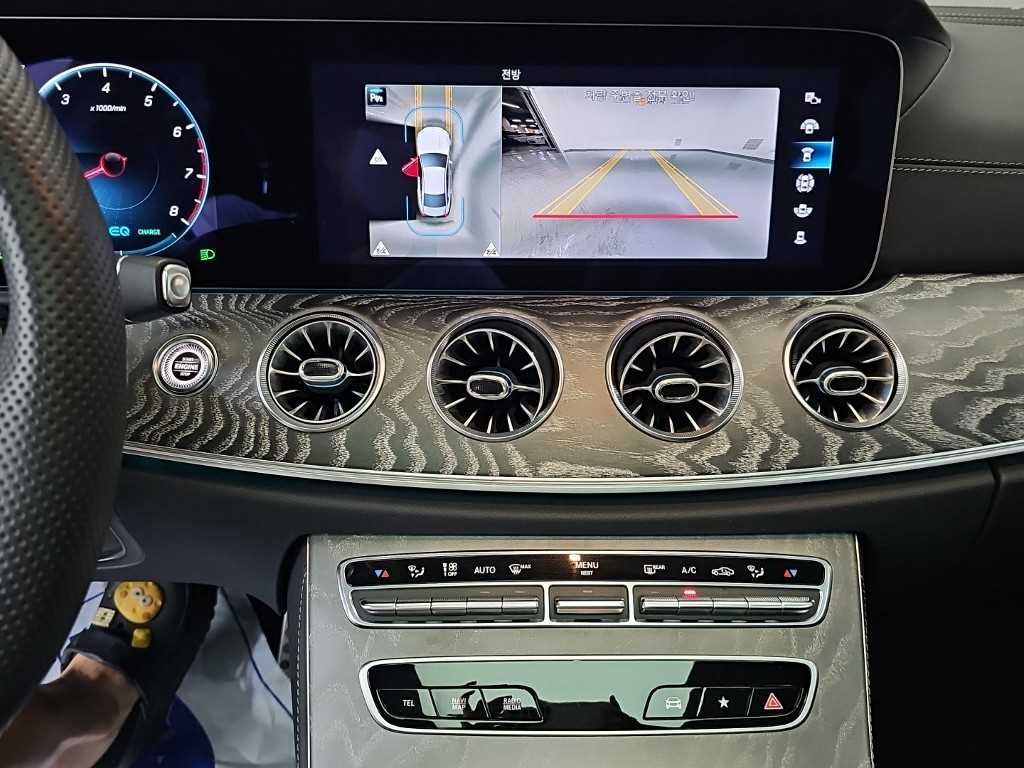 Mercedes-Benz CLS-Class — photo 10