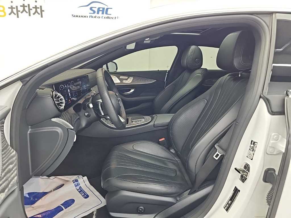 Mercedes-Benz CLS-Class — photo 11