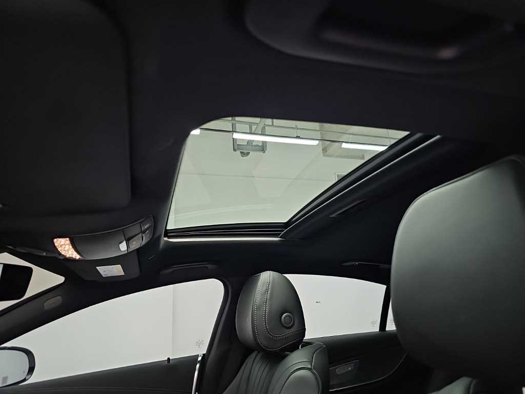 Mercedes-Benz CLS-Class — photo 15