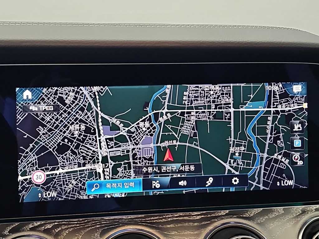 Mercedes-Benz CLS-Class — photo 16