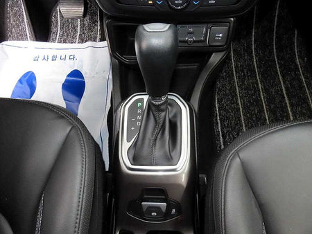 Jeep Renegade — photo 10