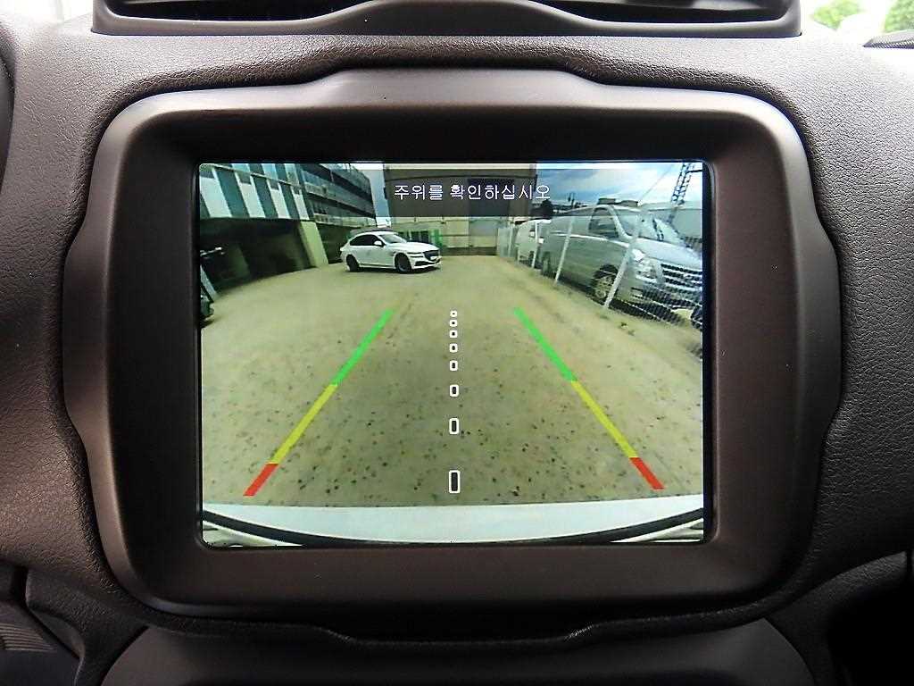 Jeep Renegade — photo 15