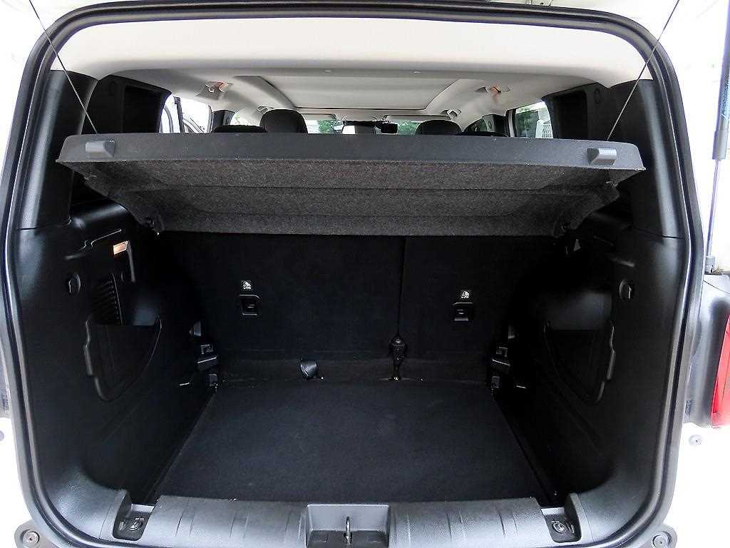 Jeep Renegade — photo 18