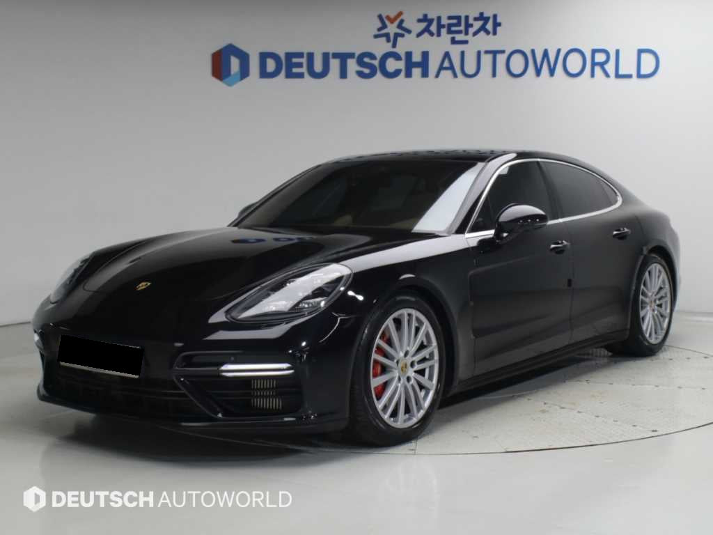 Porsche Panamera — photo 01