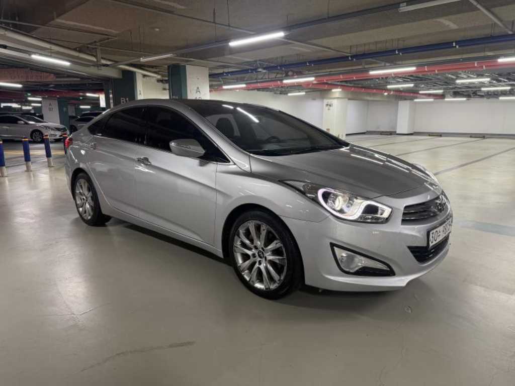 Hyundai i40 — photo 01