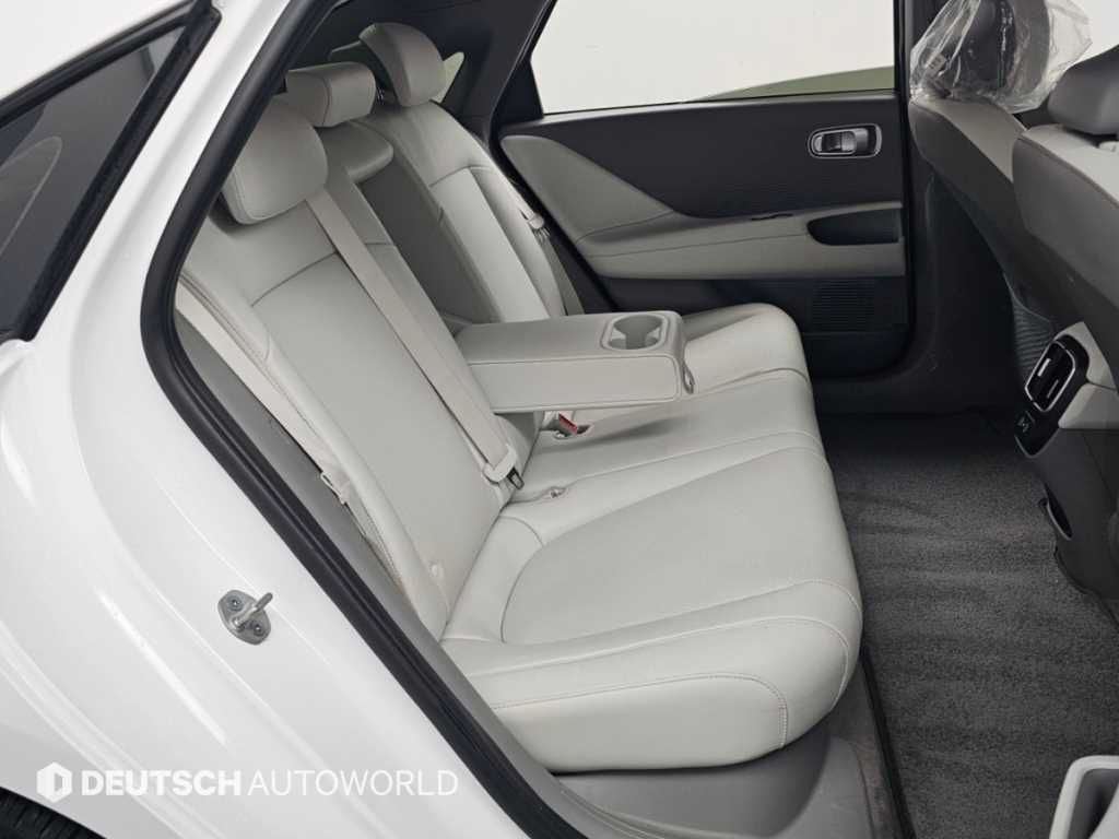 Hyundai Ioniq6 — photo 12