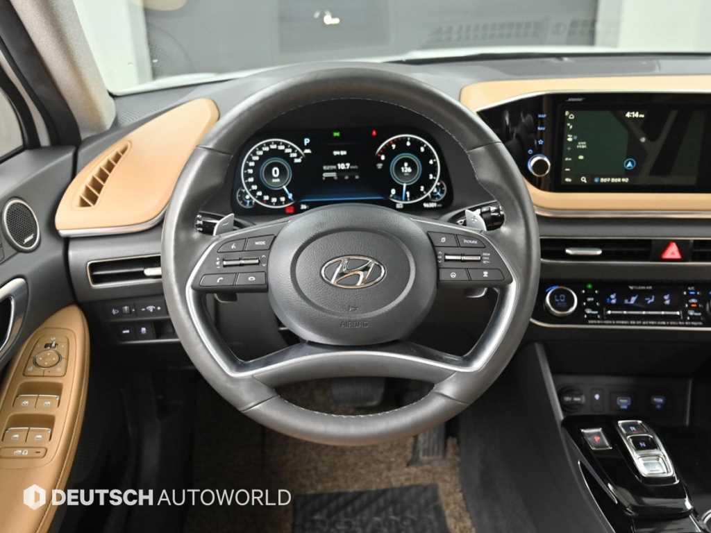 Hyundai Sonata — photo 13