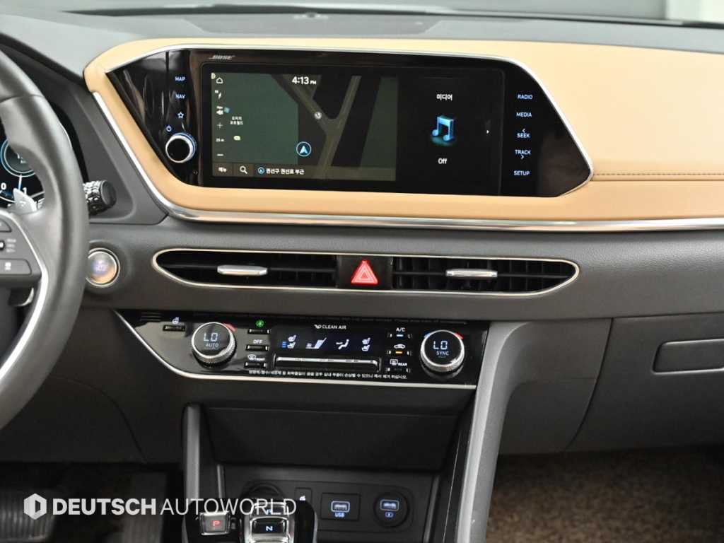 Hyundai Sonata — photo 14