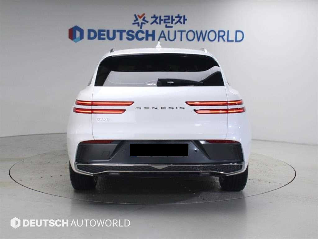 Genesis GV70 — photo 04