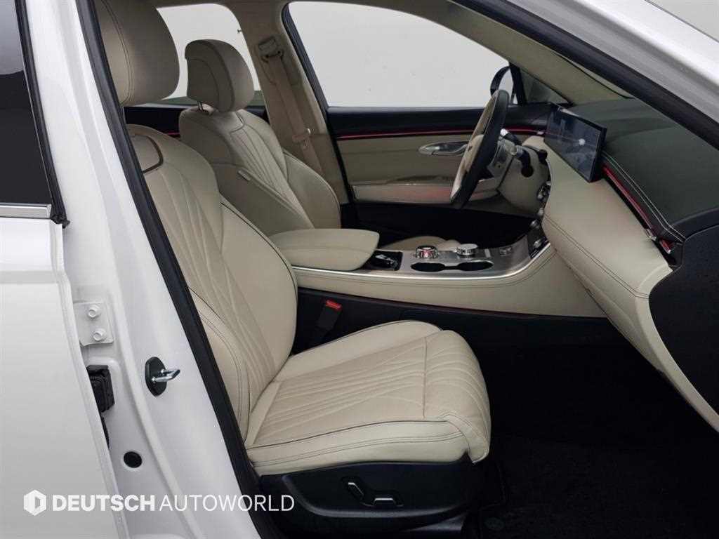 Genesis GV70 — photo 10