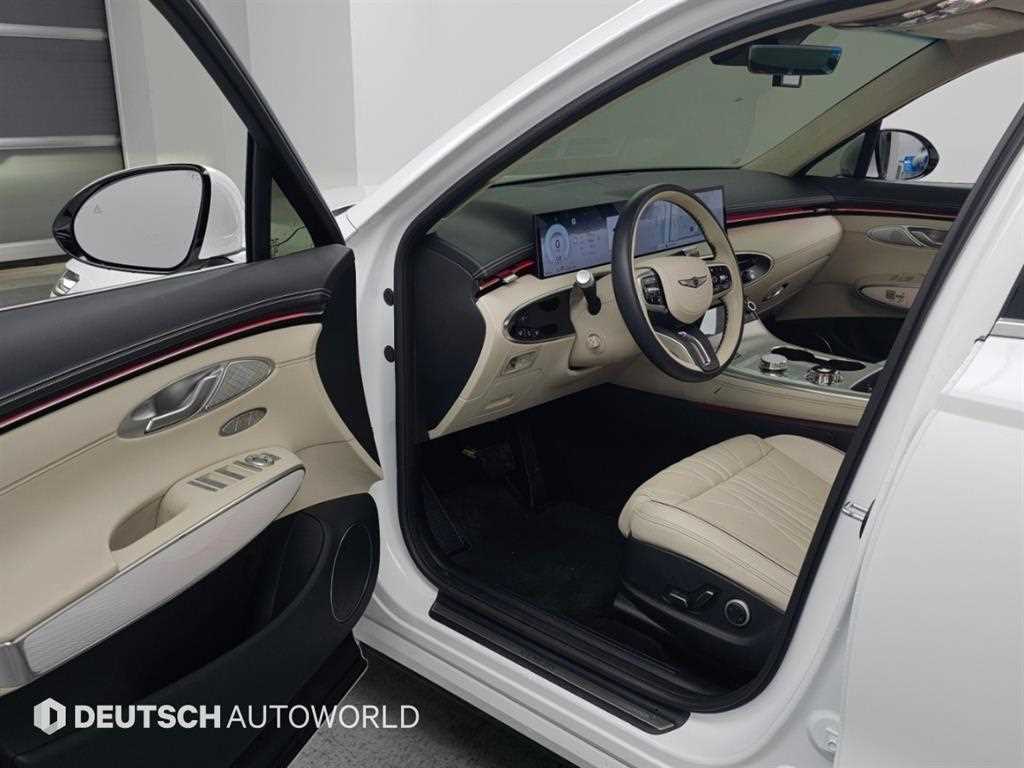 Genesis GV70 — photo 11