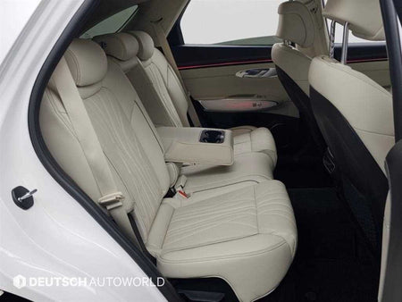 Genesis GV70 — photo 12