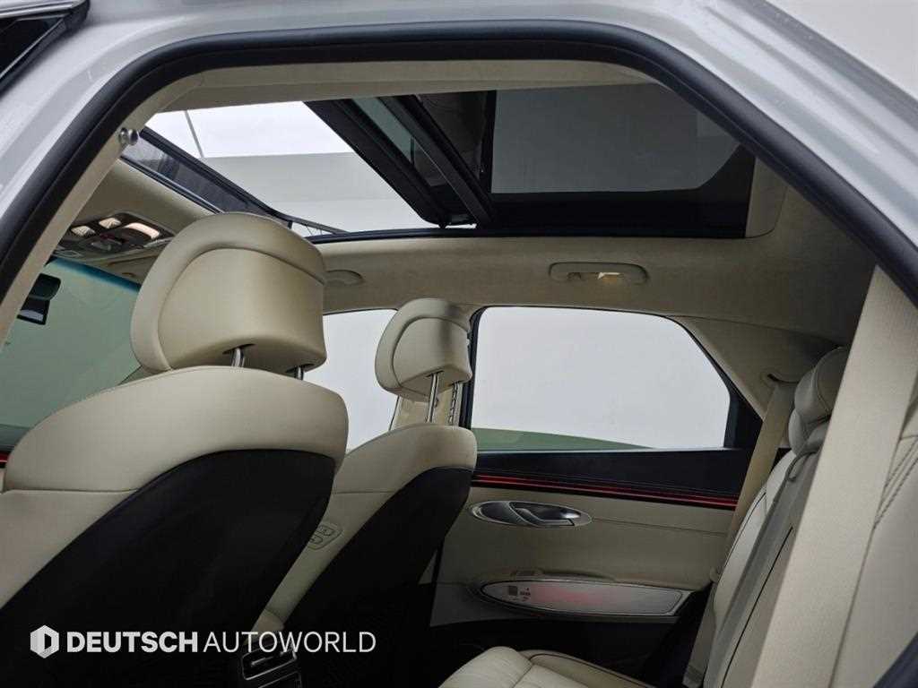 Genesis GV70 — photo 18