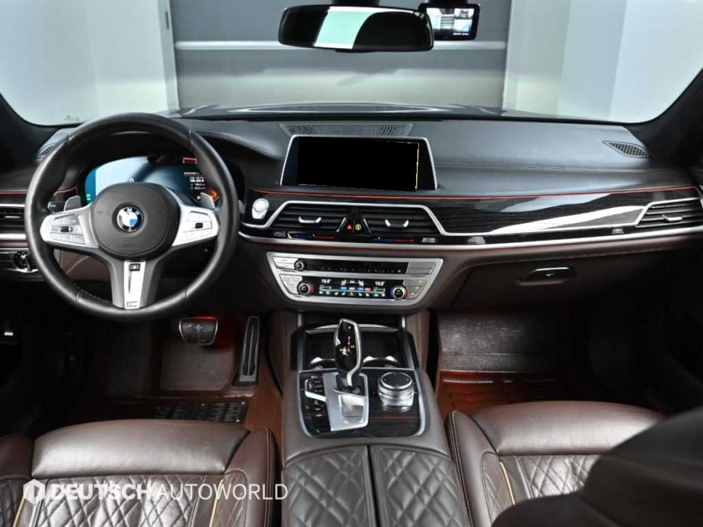BMW 7-Series — photo 07
