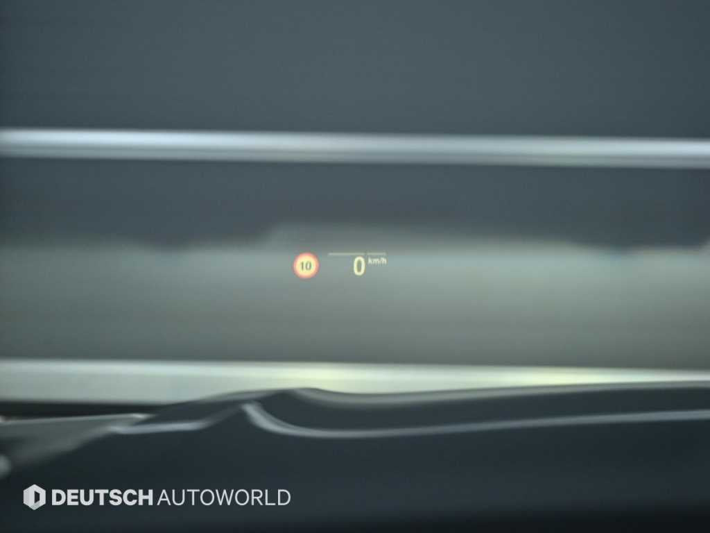 BMW 7-Series — photo 17