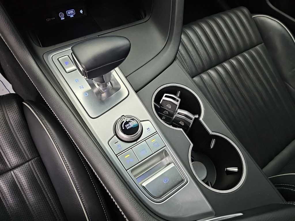 Genesis G70 — photo 08