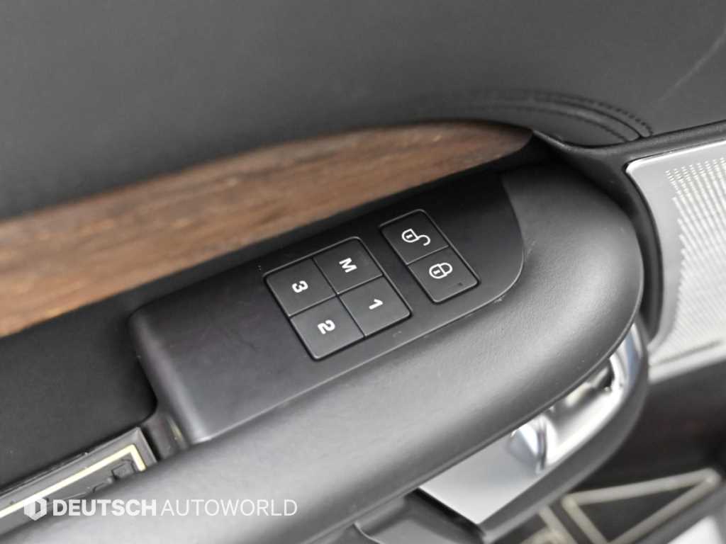 Land Rover Discovery — photo 17