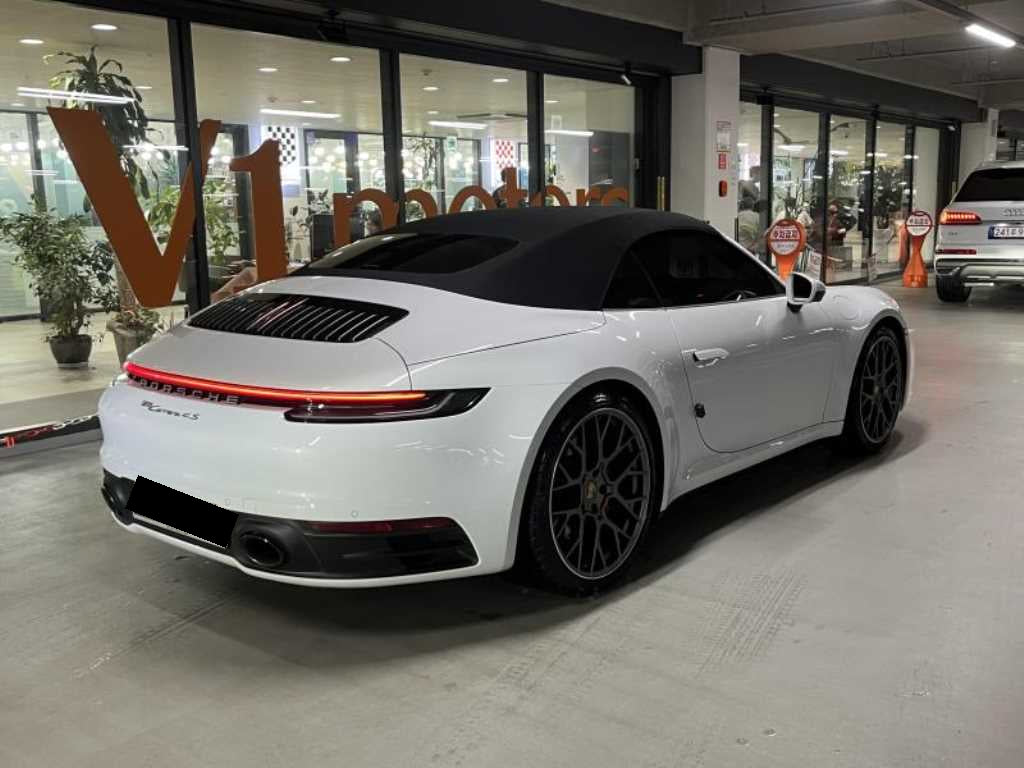 Porsche 911 — photo 09