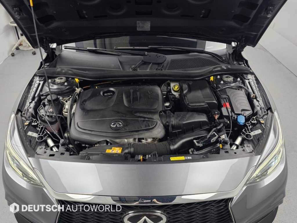 Infiniti QX30 — photo 06
