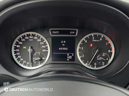 Infiniti QX30 — photo 08