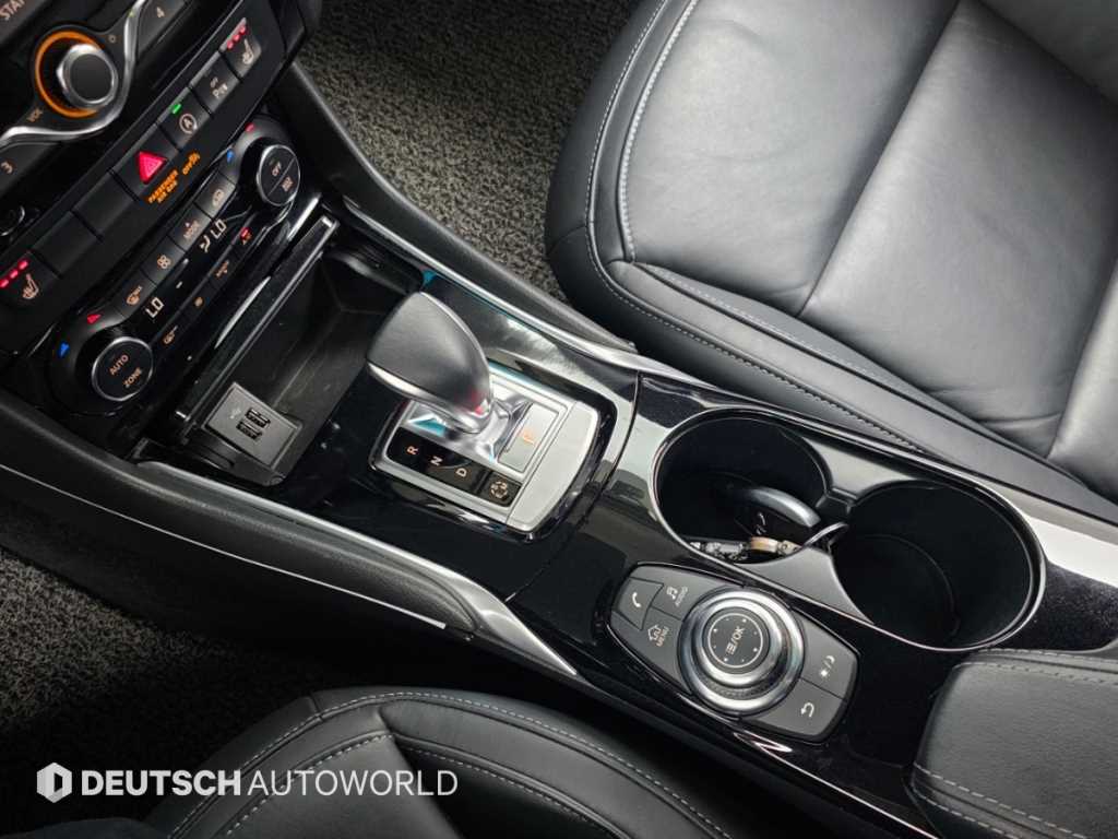 Infiniti QX30 — photo 09