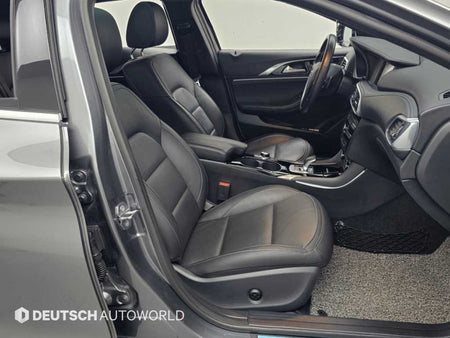 Infiniti QX30 — photo 10