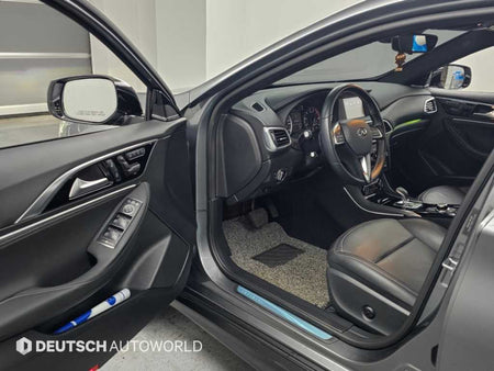 Infiniti QX30 — photo 11