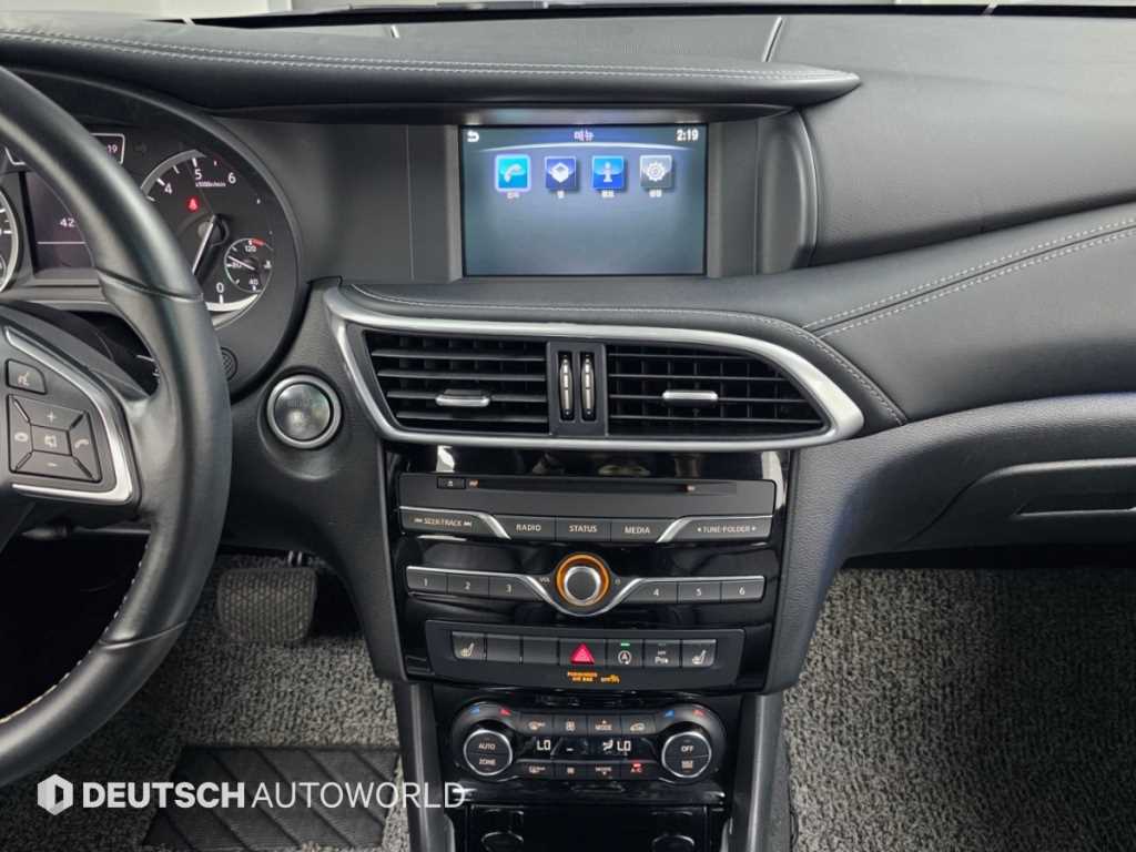 Infiniti QX30 — photo 14