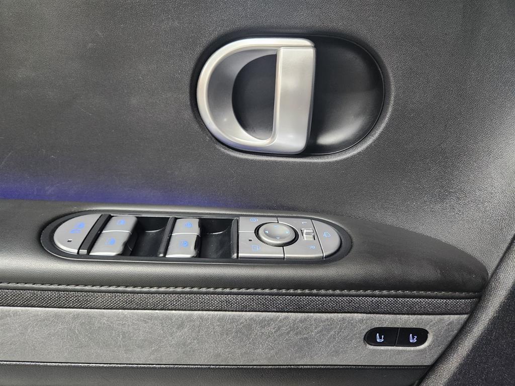 Hyundai Ioniq5 — photo 18