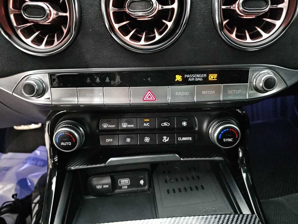 Kia Stinger — photo 10