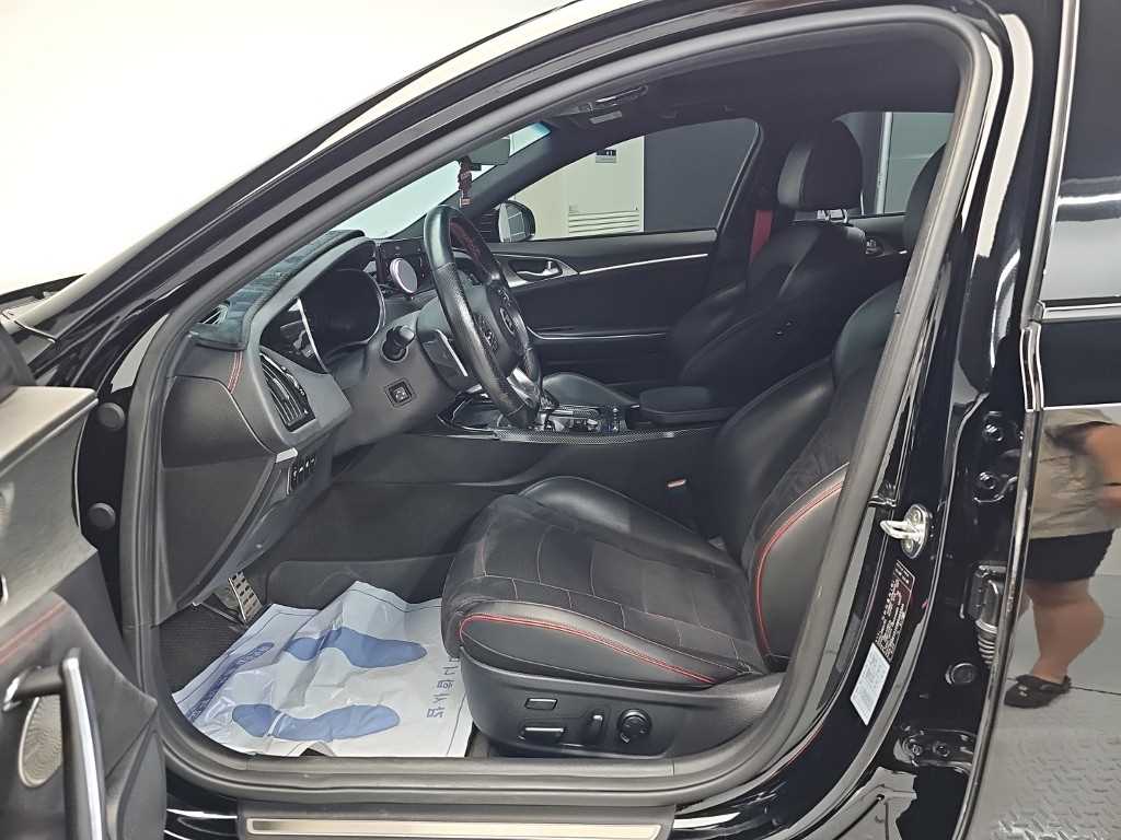 Kia Stinger — photo 11