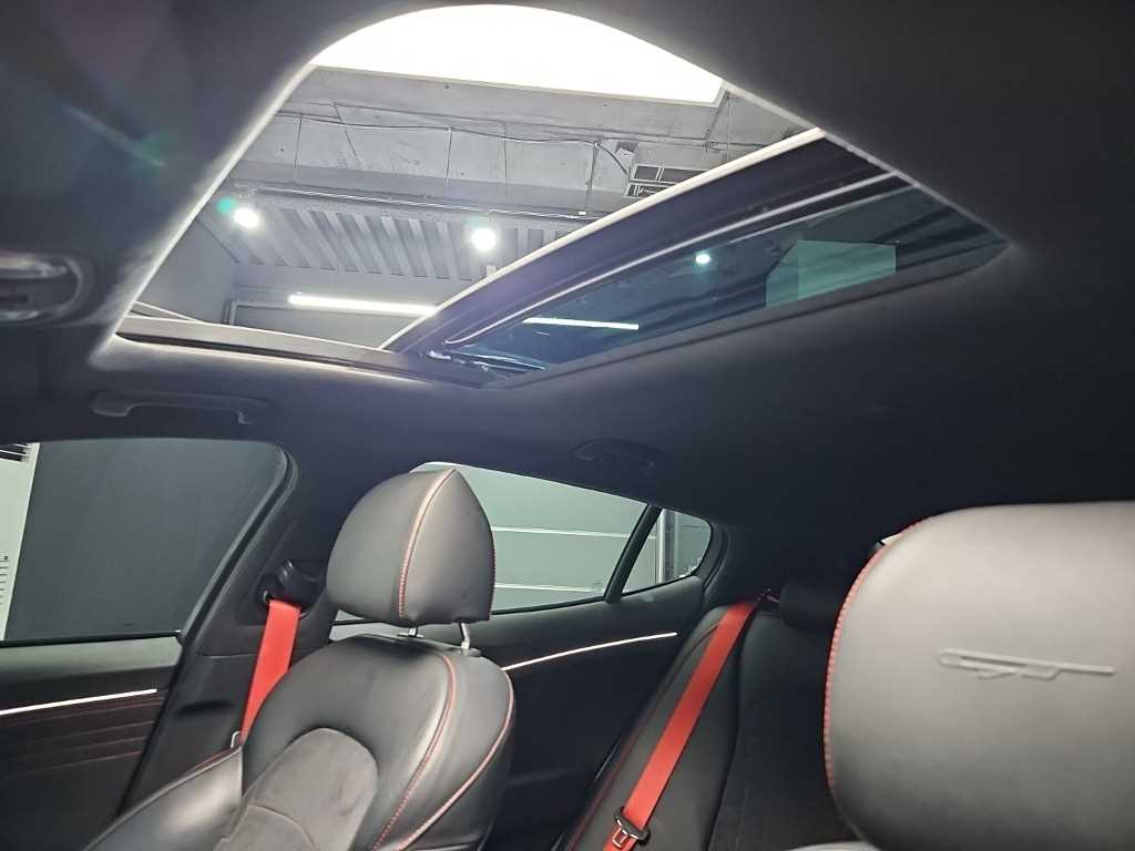 Kia Stinger — photo 15