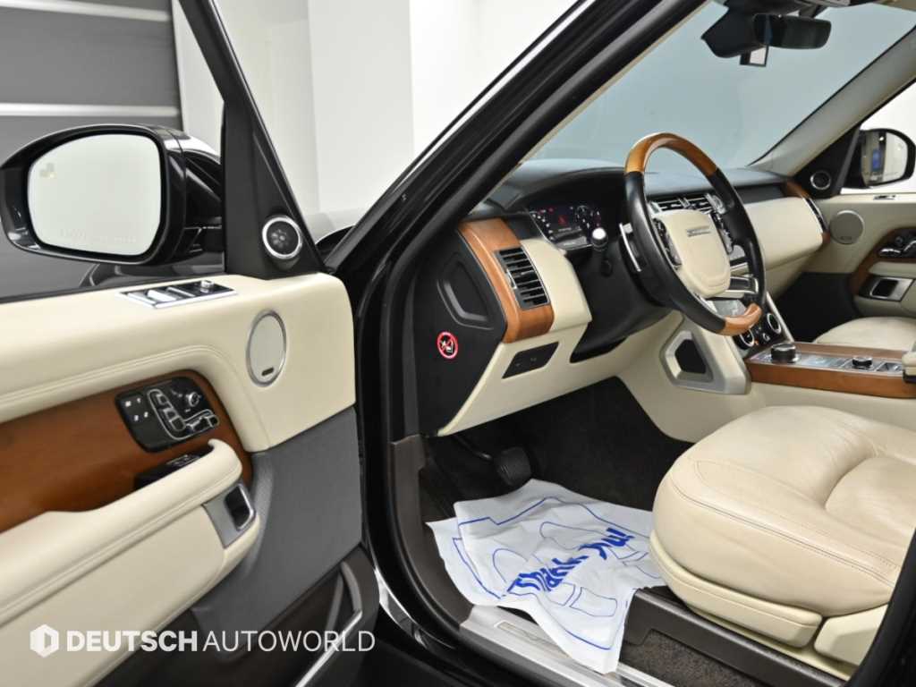 Land Rover Range Rover — photo 11