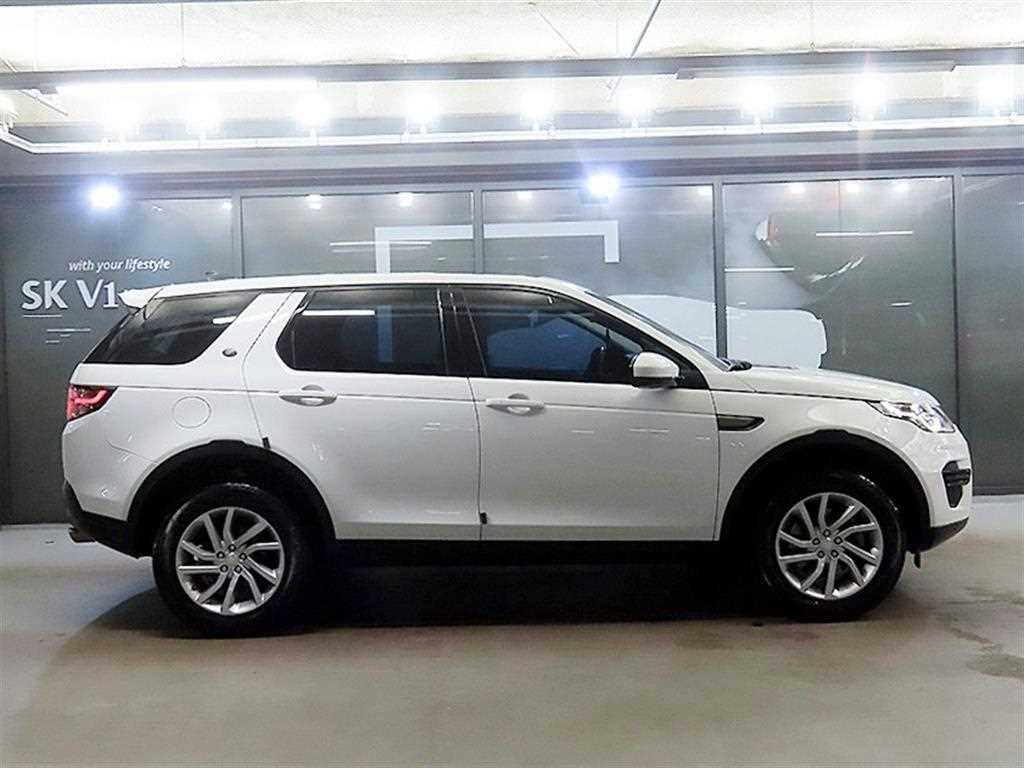 Land Rover Discovery Sport — photo 03