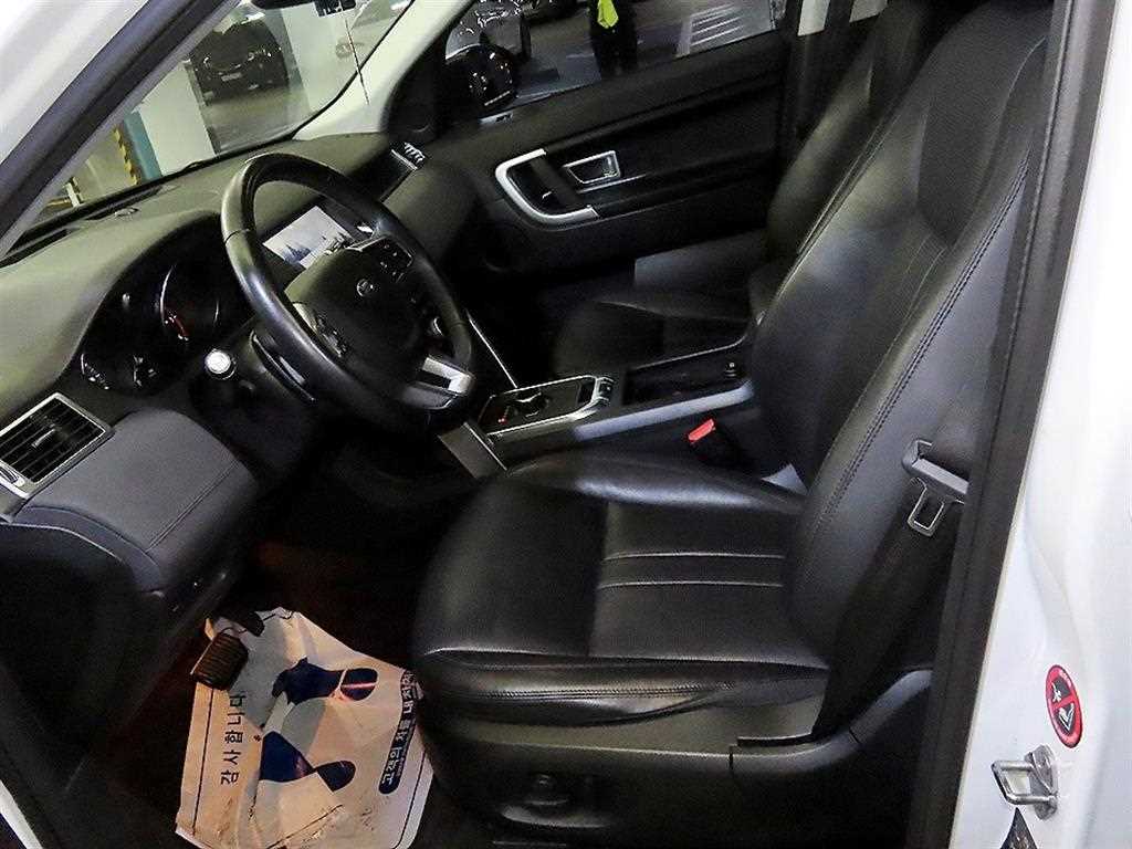 Land Rover Discovery Sport — photo 06