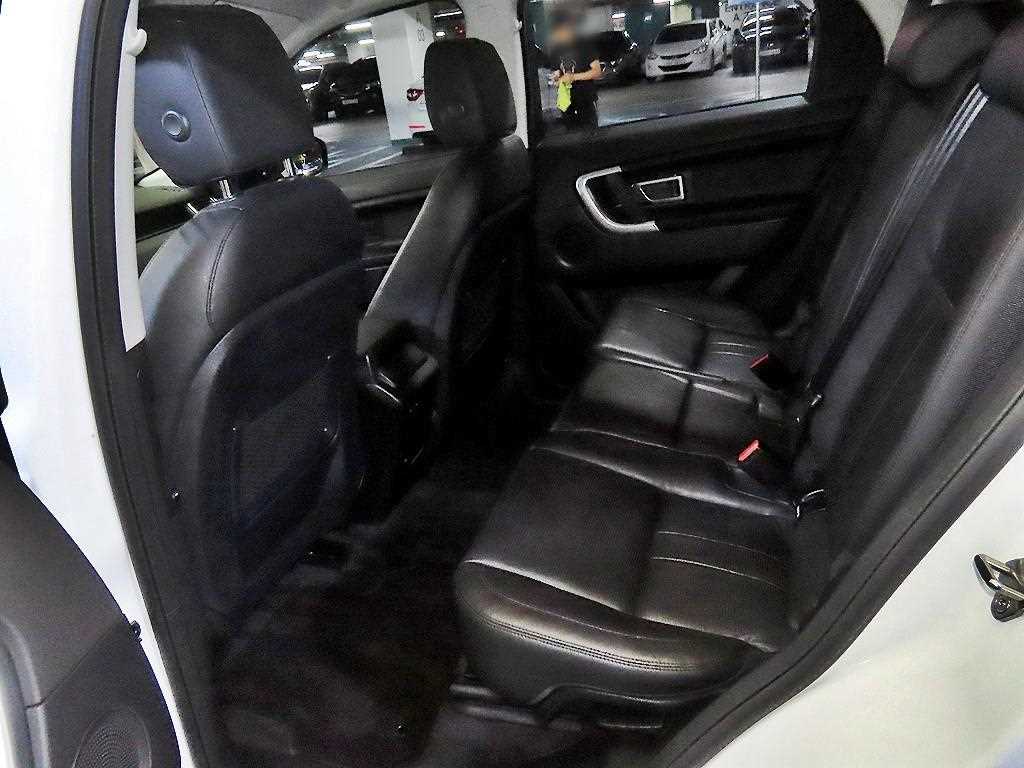Land Rover Discovery Sport — photo 07