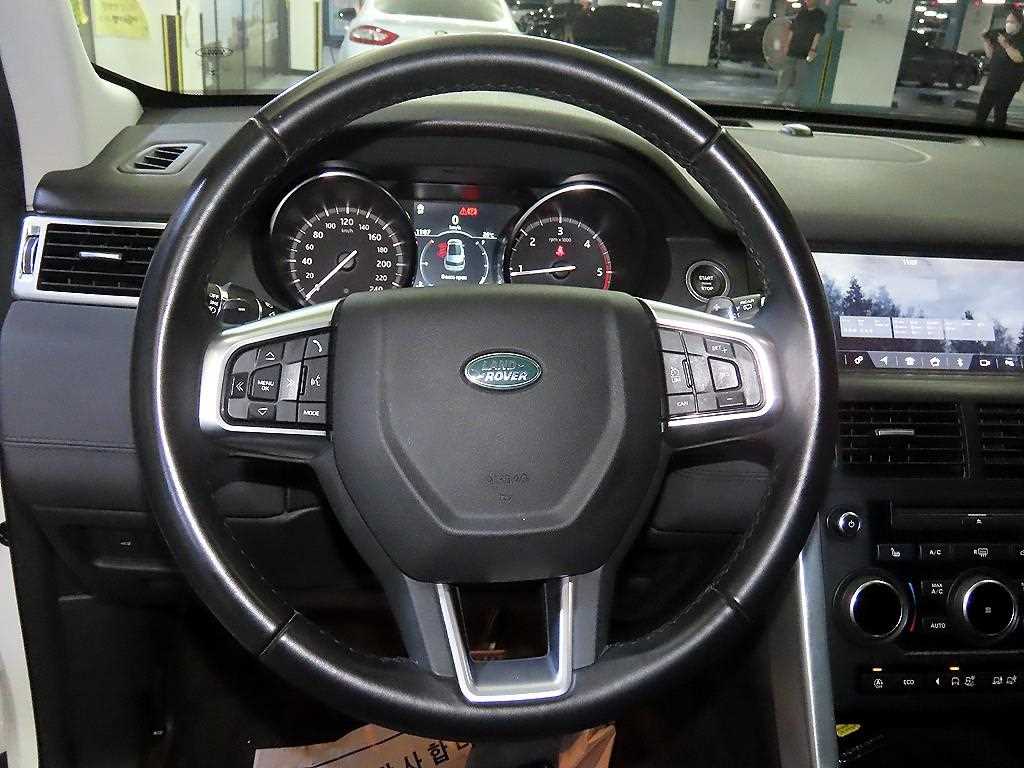 Land Rover Discovery Sport — photo 08
