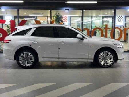 Genesis GV70 — photo 03