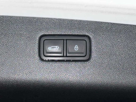 Genesis GV70 — photo 18