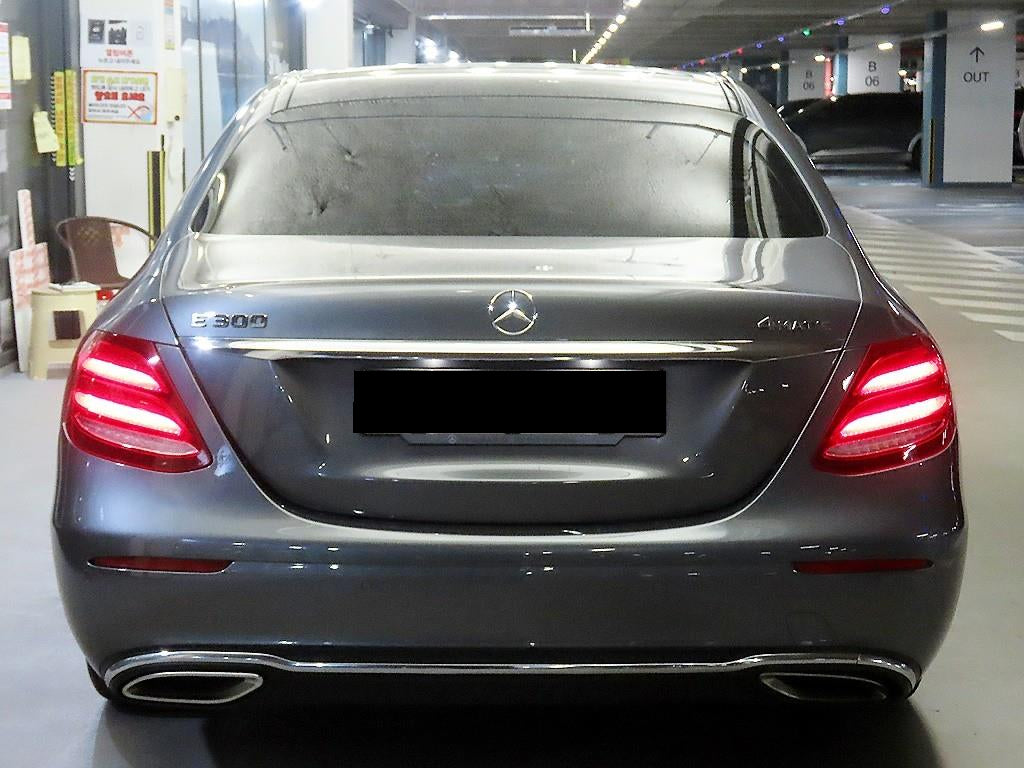 Mercedes-Benz E-Class — photo 05