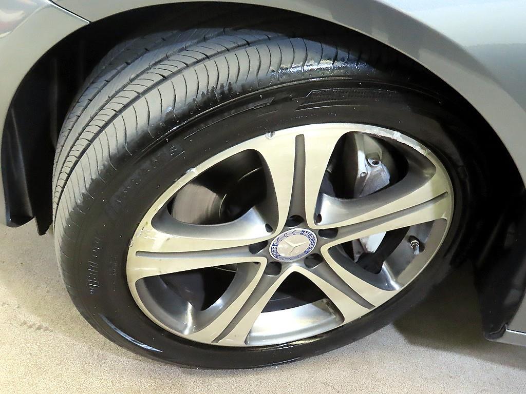 Mercedes-Benz E-Class — photo 20