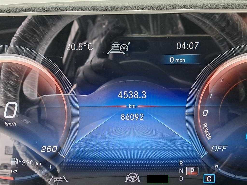 Mercedes-Benz GLE-Class — photo 08