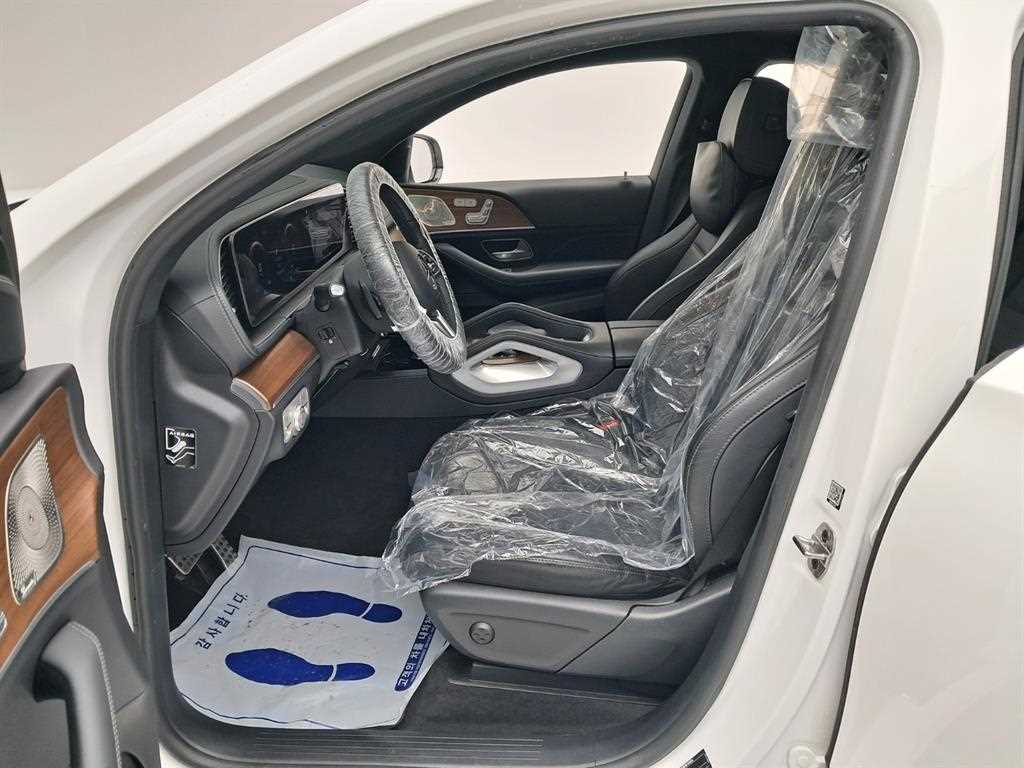 Mercedes-Benz GLE-Class — photo 11