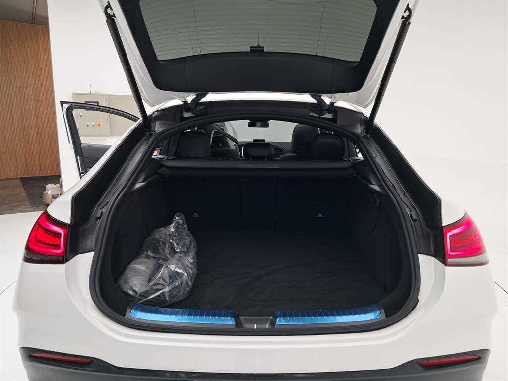 Mercedes-Benz GLE-Class — photo 18