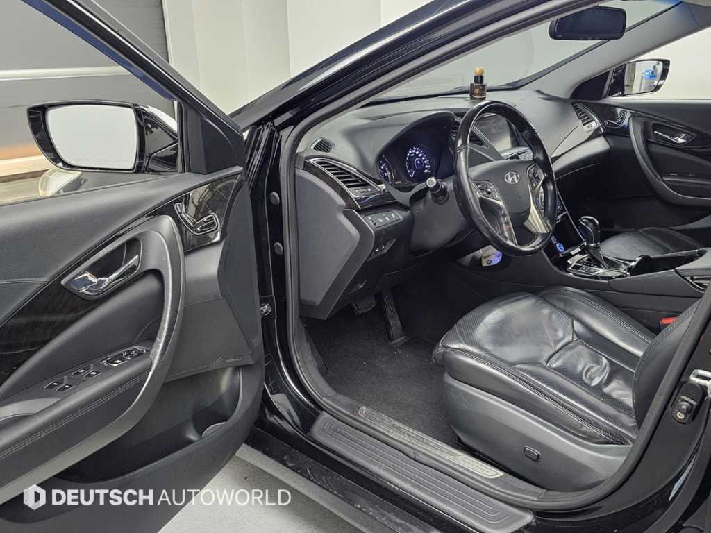 Hyundai Grandeur — photo 11